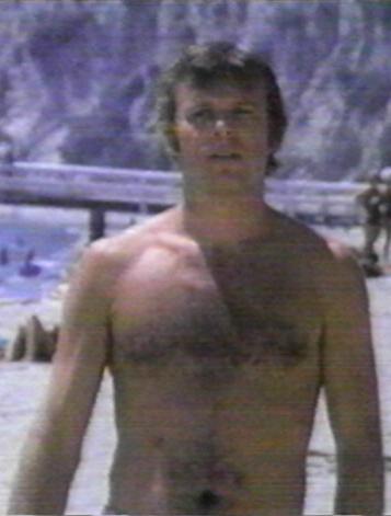 noshirtkevin.jpg